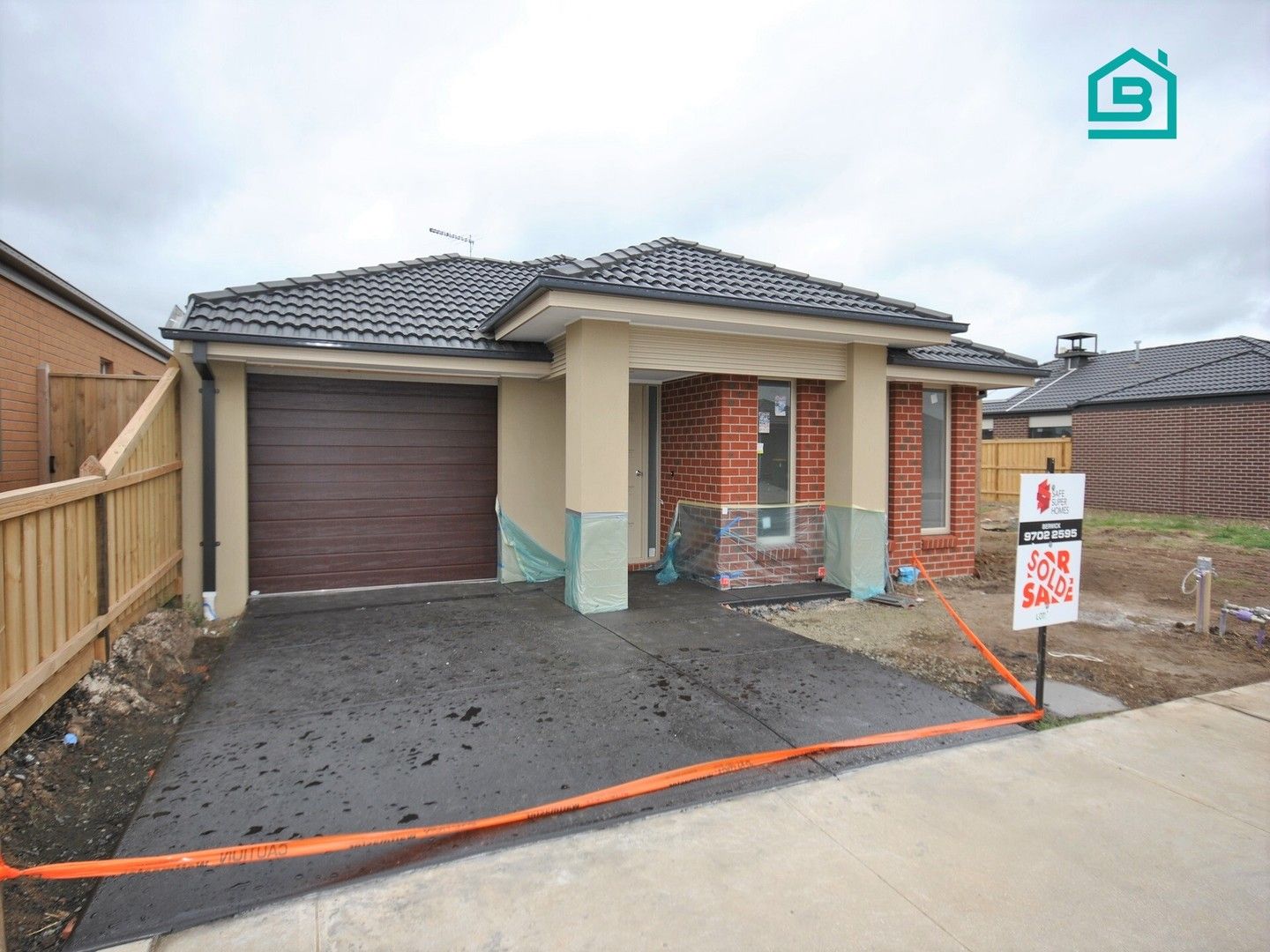 3 bedrooms House in 54 Poe Circuit OFFICER VIC, 3809