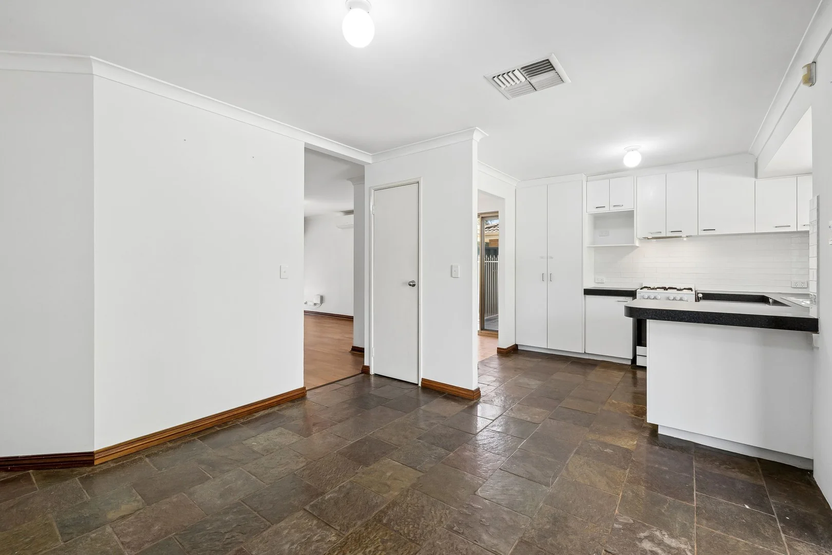 Additional image 8 of 4/116 Centre St, Queens Park WA 6107