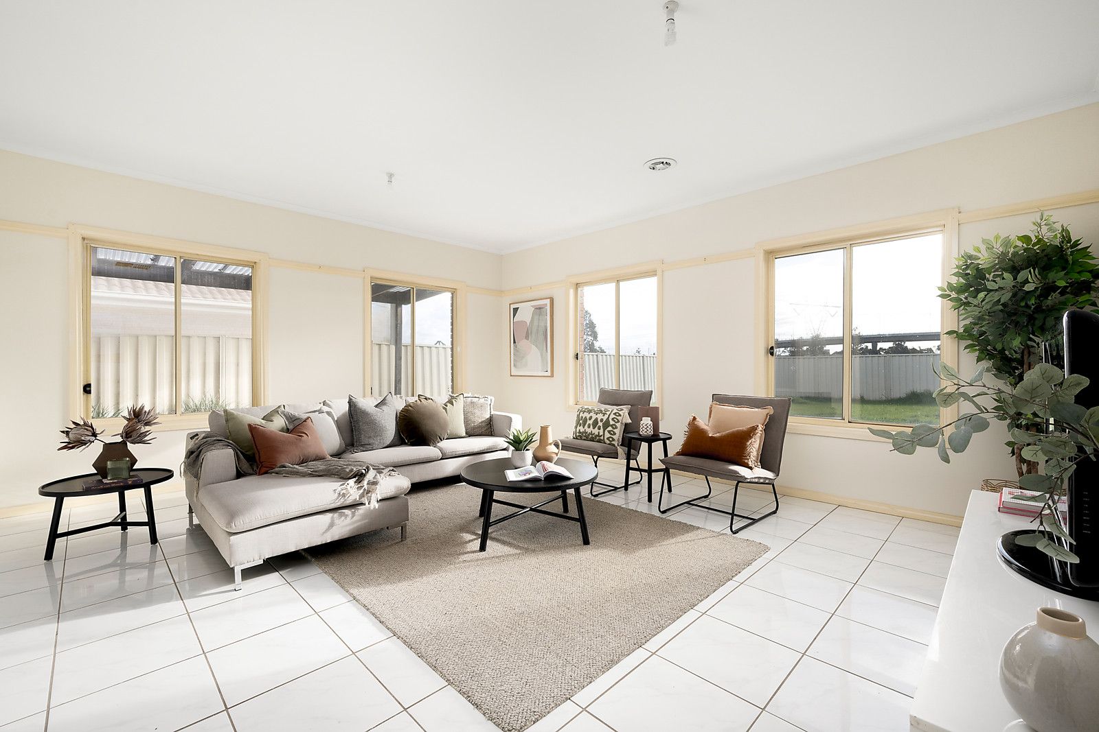 29 Bluebell Crescent, Gowanbrae VIC 3043, Image 2