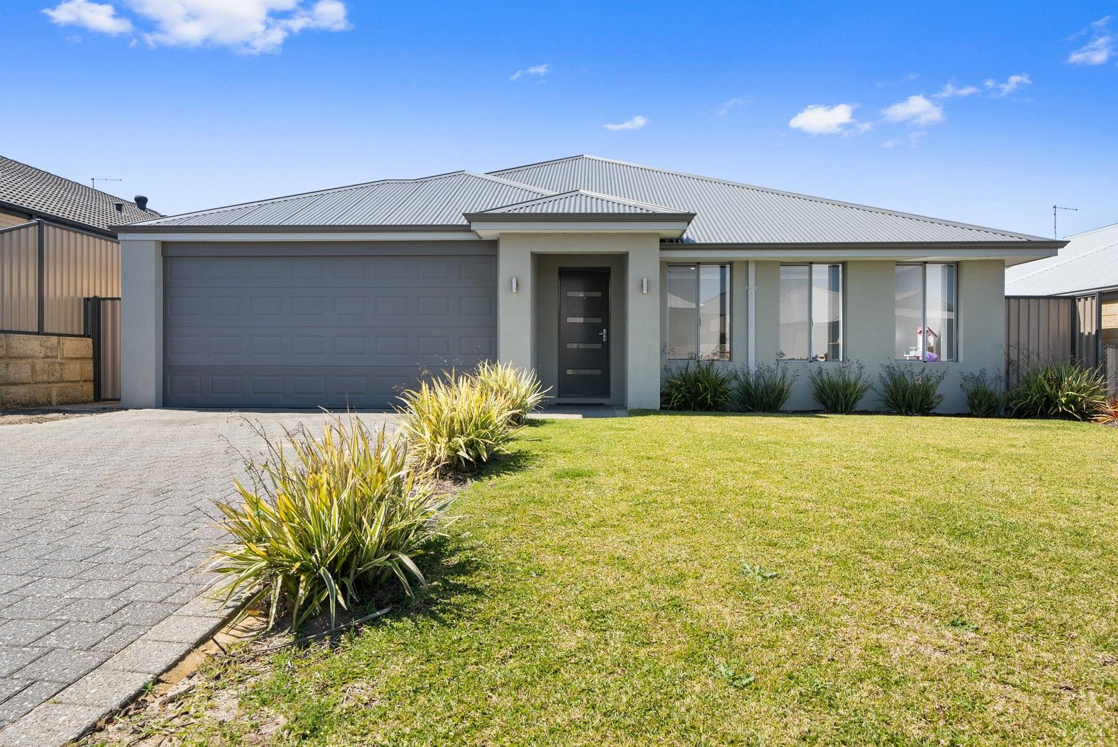 4 bedrooms House in 6 Halcyon Crescent AVELEY WA, 6069