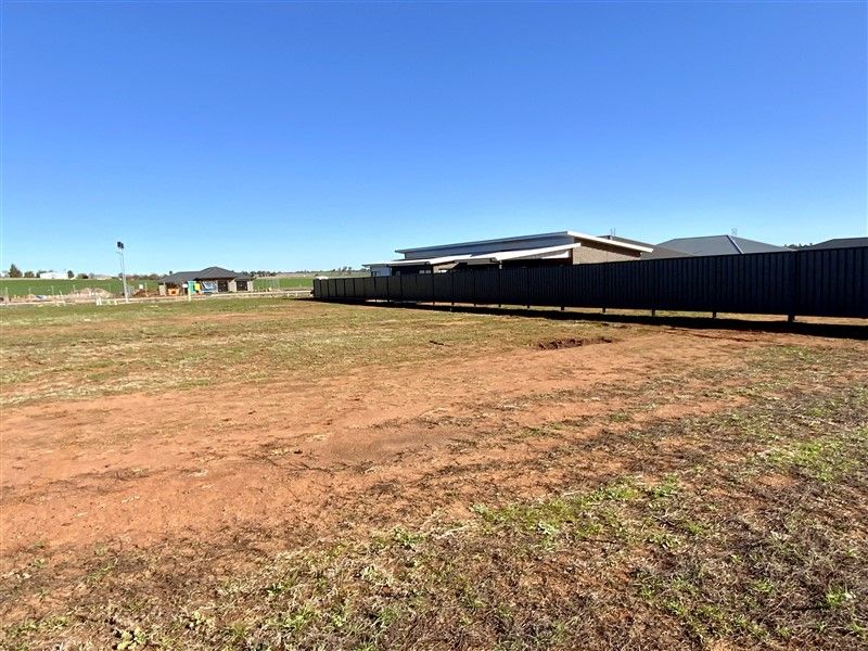 8 Federation Boulevard, Forbes NSW 2871, Image 1