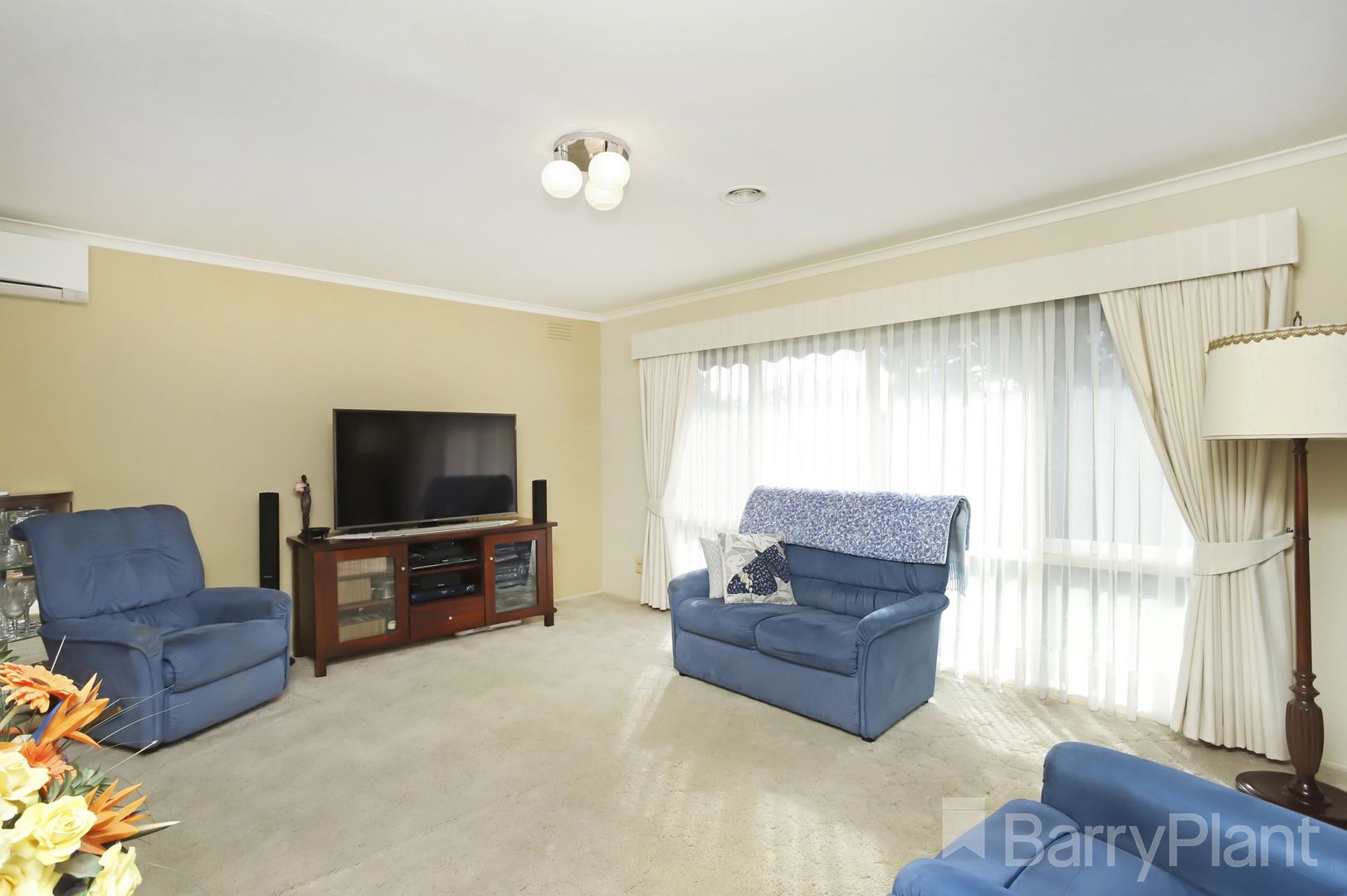 25 Bamford Avenue, Westmeadows VIC 3049, Image 2