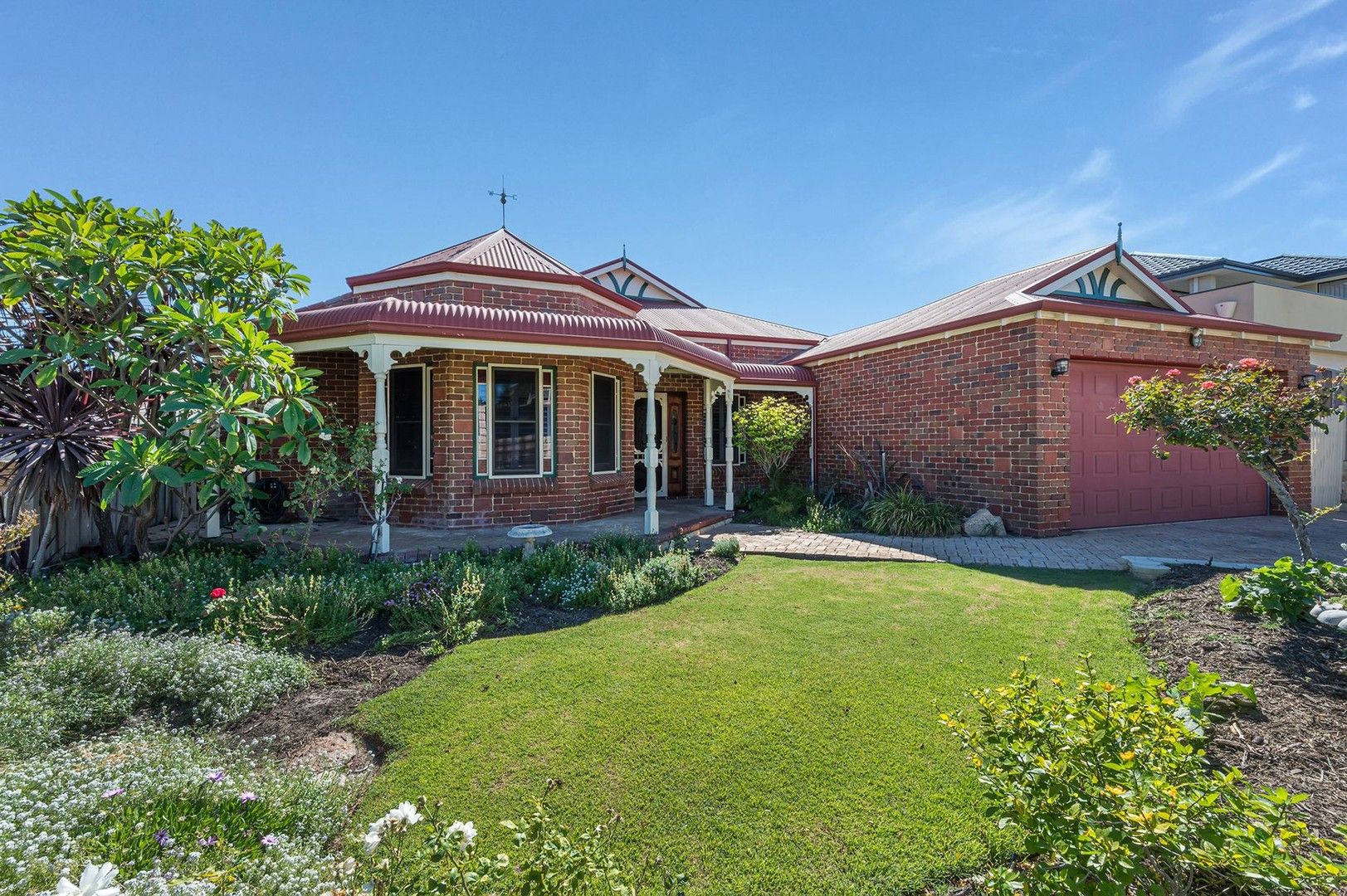 4 bedrooms House in 19 Plympton Mews HILLARYS WA, 6025