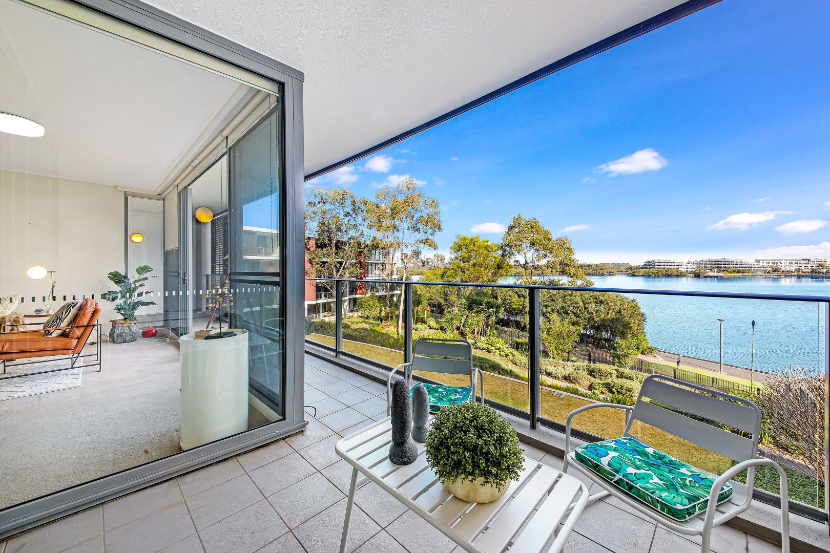 303/18 Shoreline Drive, Rhodes NSW 2138, Image 2