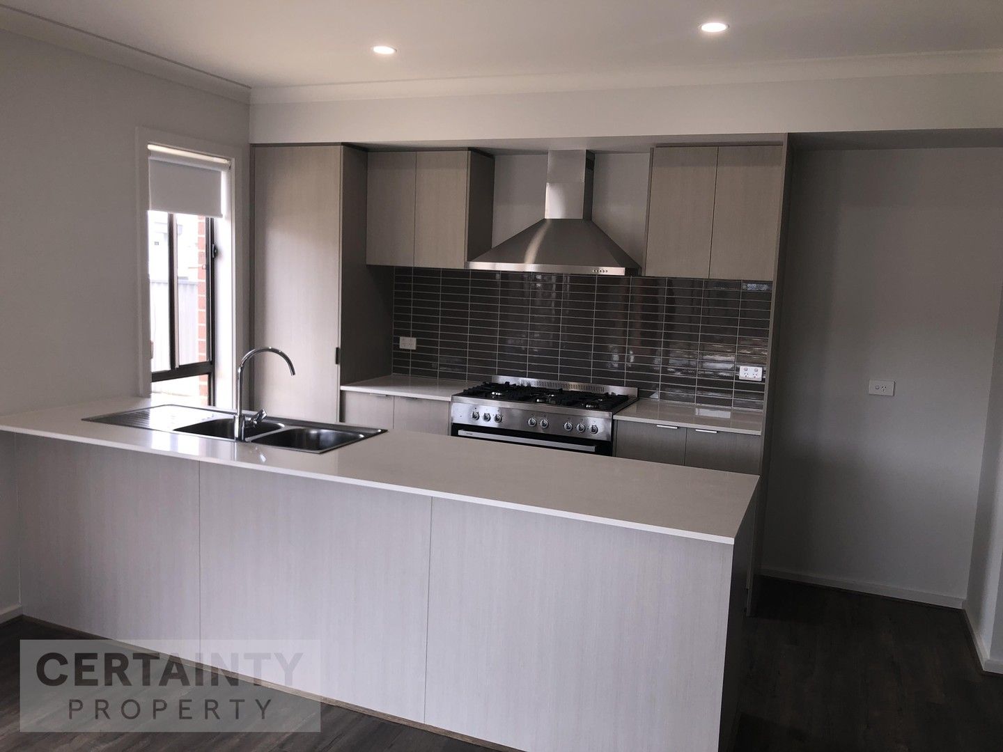4 bedrooms House in 2 Edgedell Avenue KALKALLO VIC, 3064