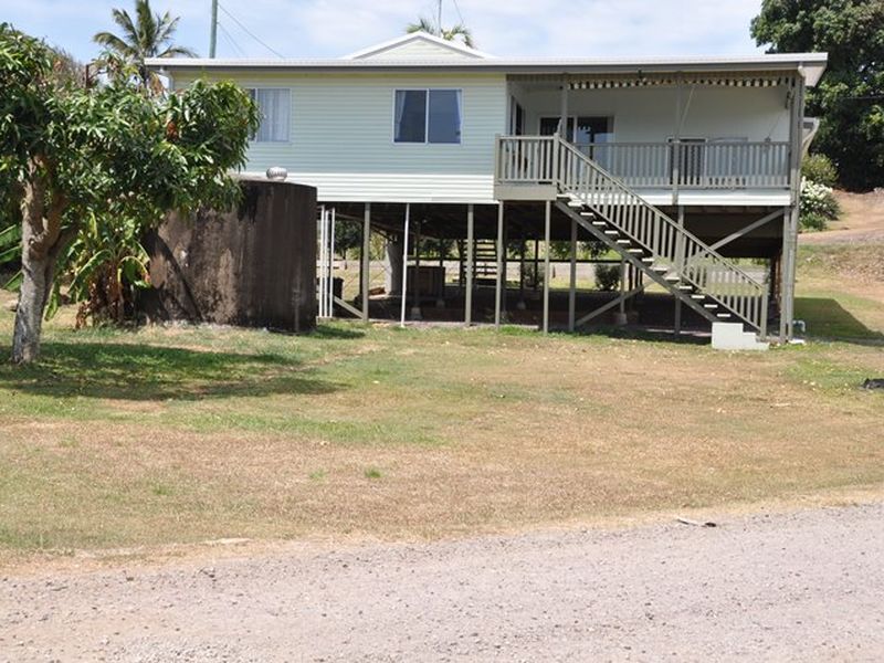 2 Ferries Terrace, Sarina Beach QLD 4737, Image 1