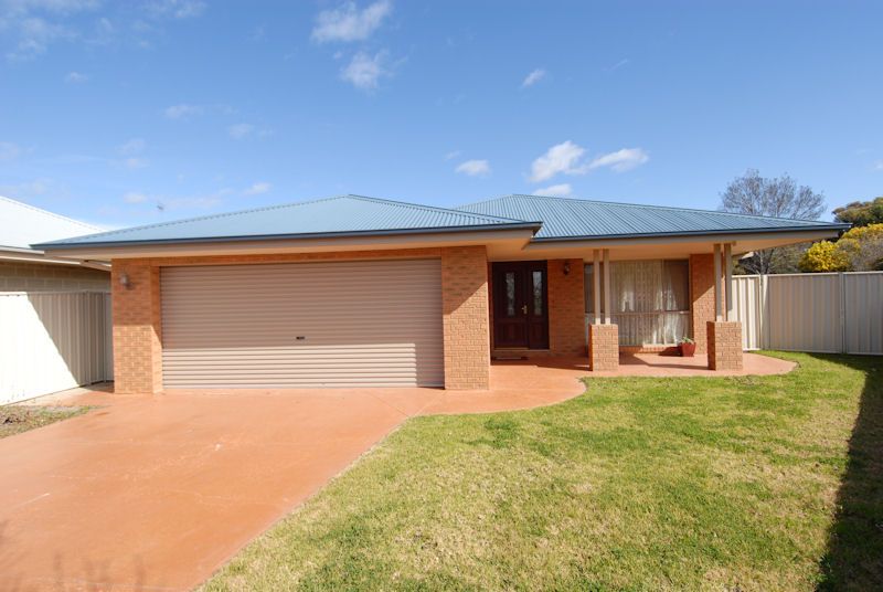 5 Thomas Court, Deniliquin NSW 2710, Image 0