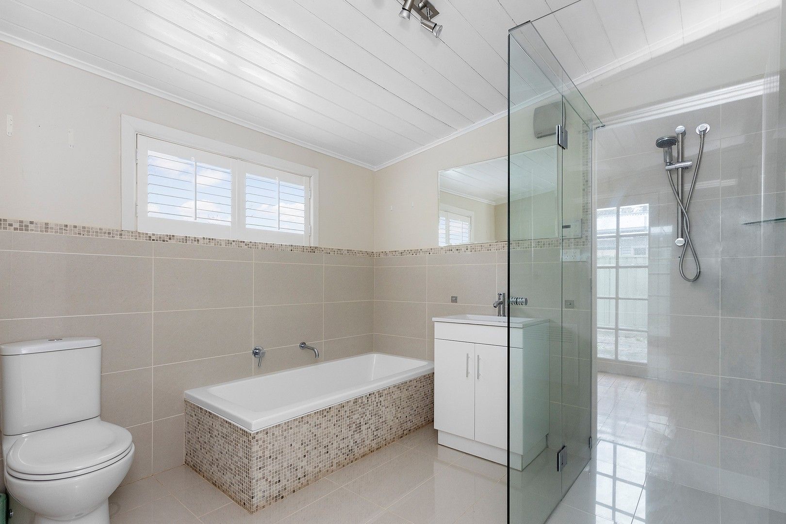 2 bedrooms House in 31 Jamieson Street DAYLESFORD VIC, 3460