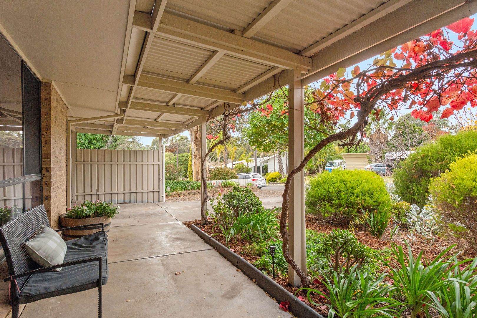 8 Jade Crescent, Aberfoyle Park SA 5159, Image 2