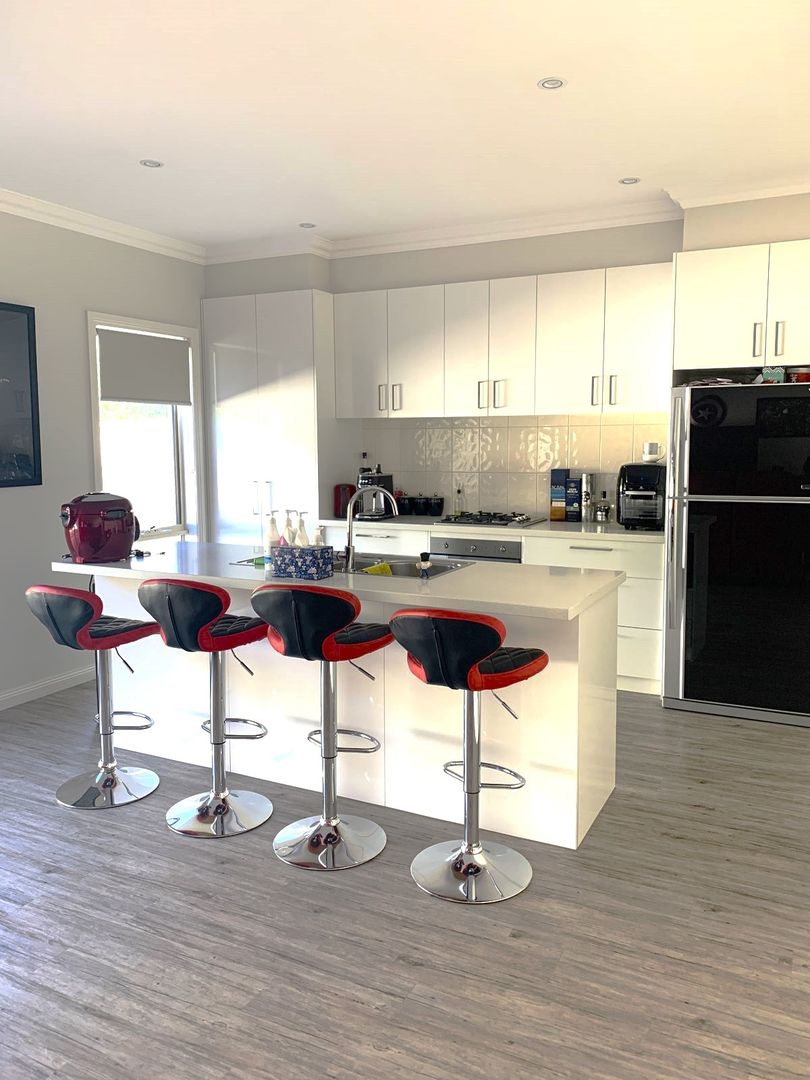 2/25 Main Street, Nar Nar Goon VIC 3812 Apartment For Rent 380