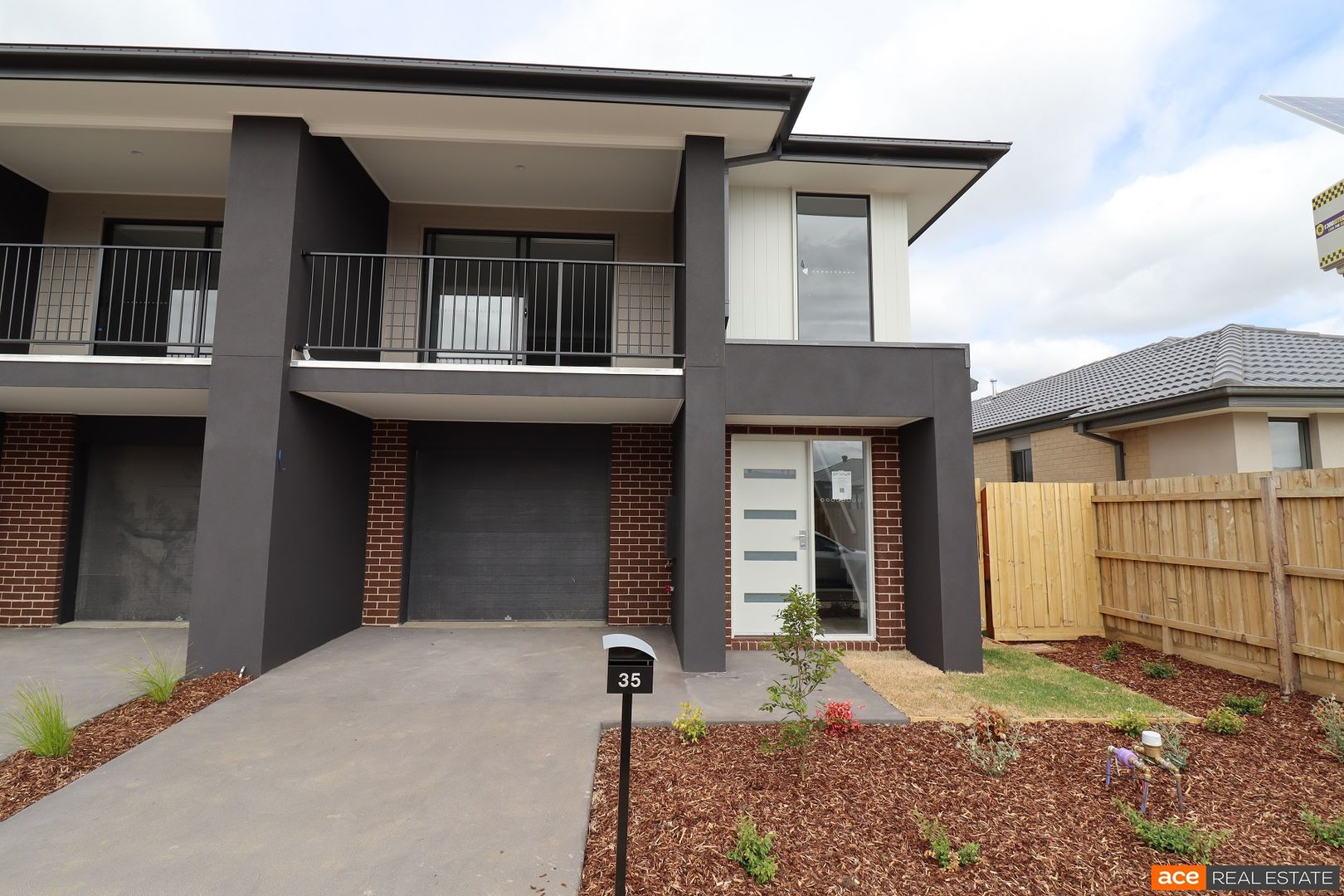 3 bedrooms Townhouse in 35 Mattamber Street CLYDE NORTH VIC, 3978