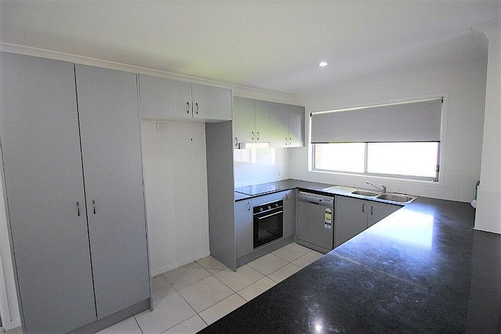 4 bedrooms House in 5 Picnic Place CANUNGRA QLD, 4275