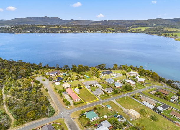 11 Lord Street, Triabunna TAS 7190