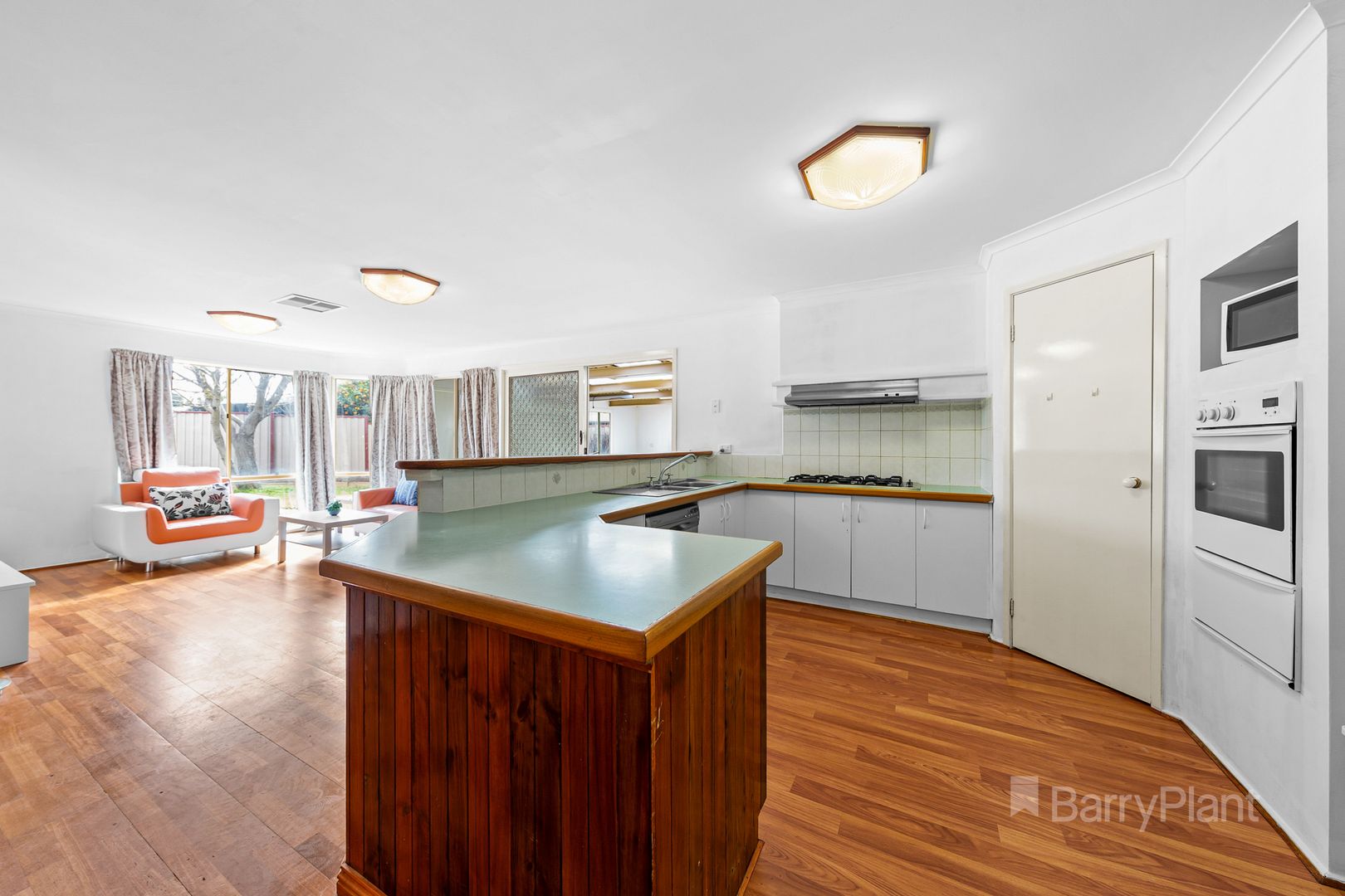 21 Jester Court, Kings Park VIC 3021, Image 2
