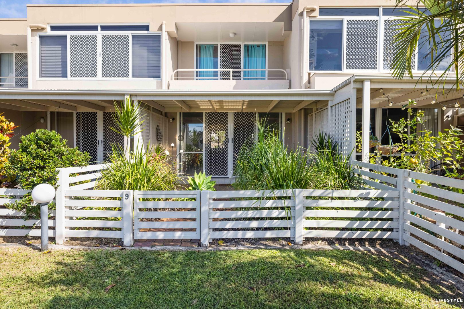 9/2 Venus Court, Banksia Beach QLD 4507, Image 2