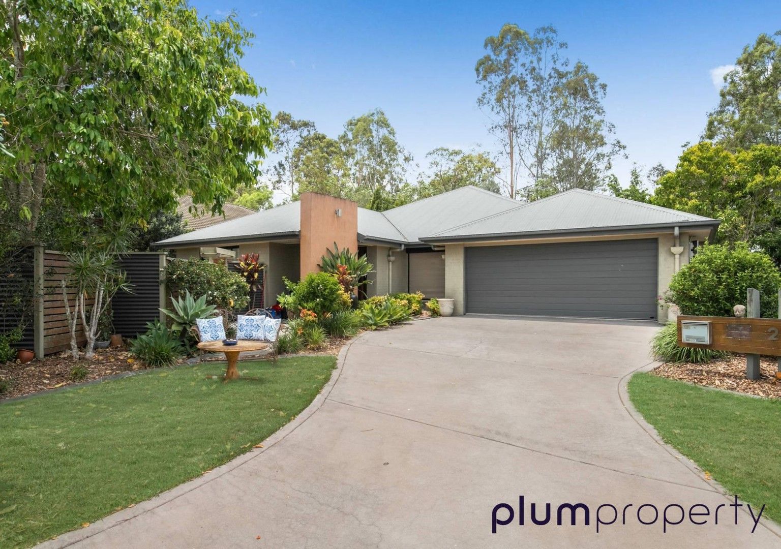 4 bedrooms House in 24 Eucalypt Place ANSTEAD QLD, 4070