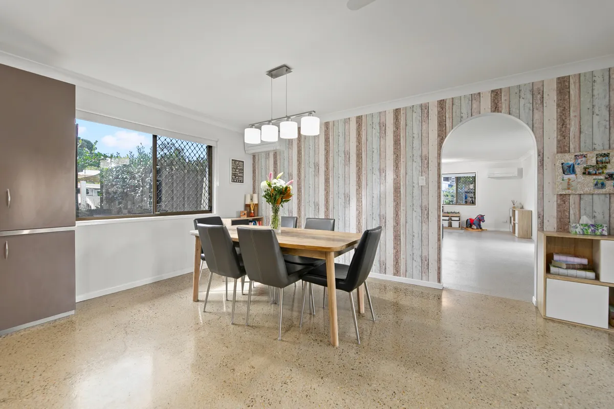 LARGE FAMILY HOME ON 1/4 ACRE BLOCK, CLOSE TO MORAYFIELD CBD, PARKS & SHOPPING - View 5