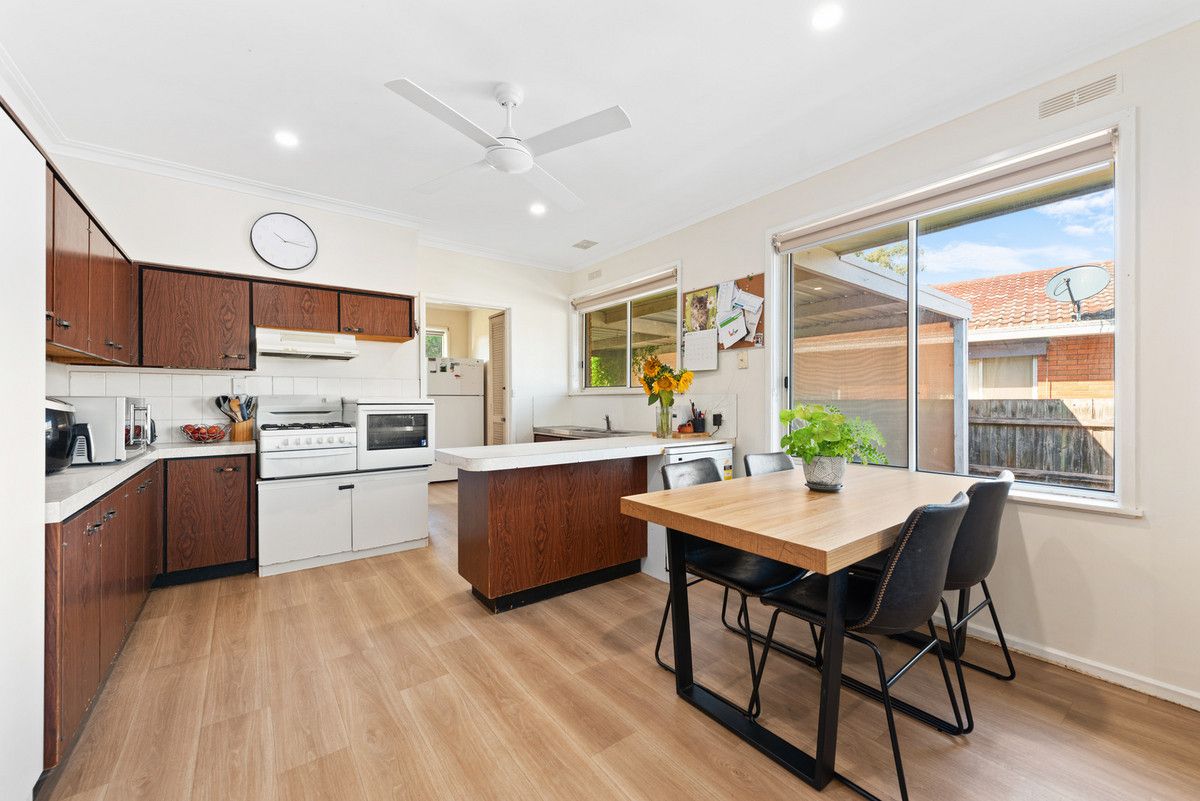 39 Valentine Crescent, Sale VIC 3850, Image 2