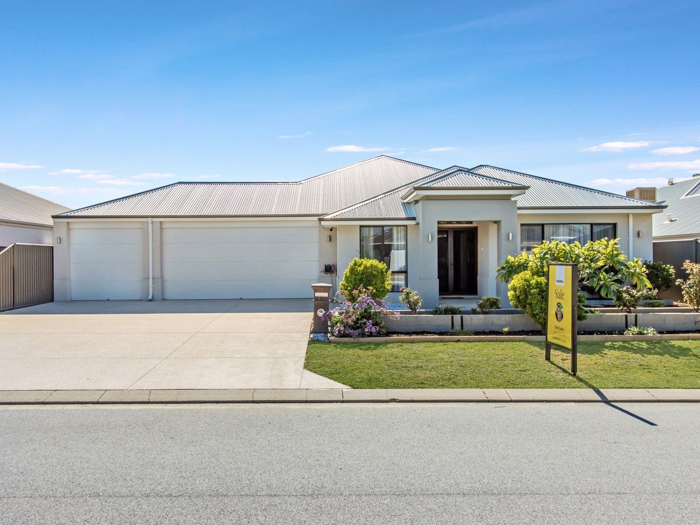 4 bedrooms House in 10 Copenhagen Street BALDIVIS WA, 6171