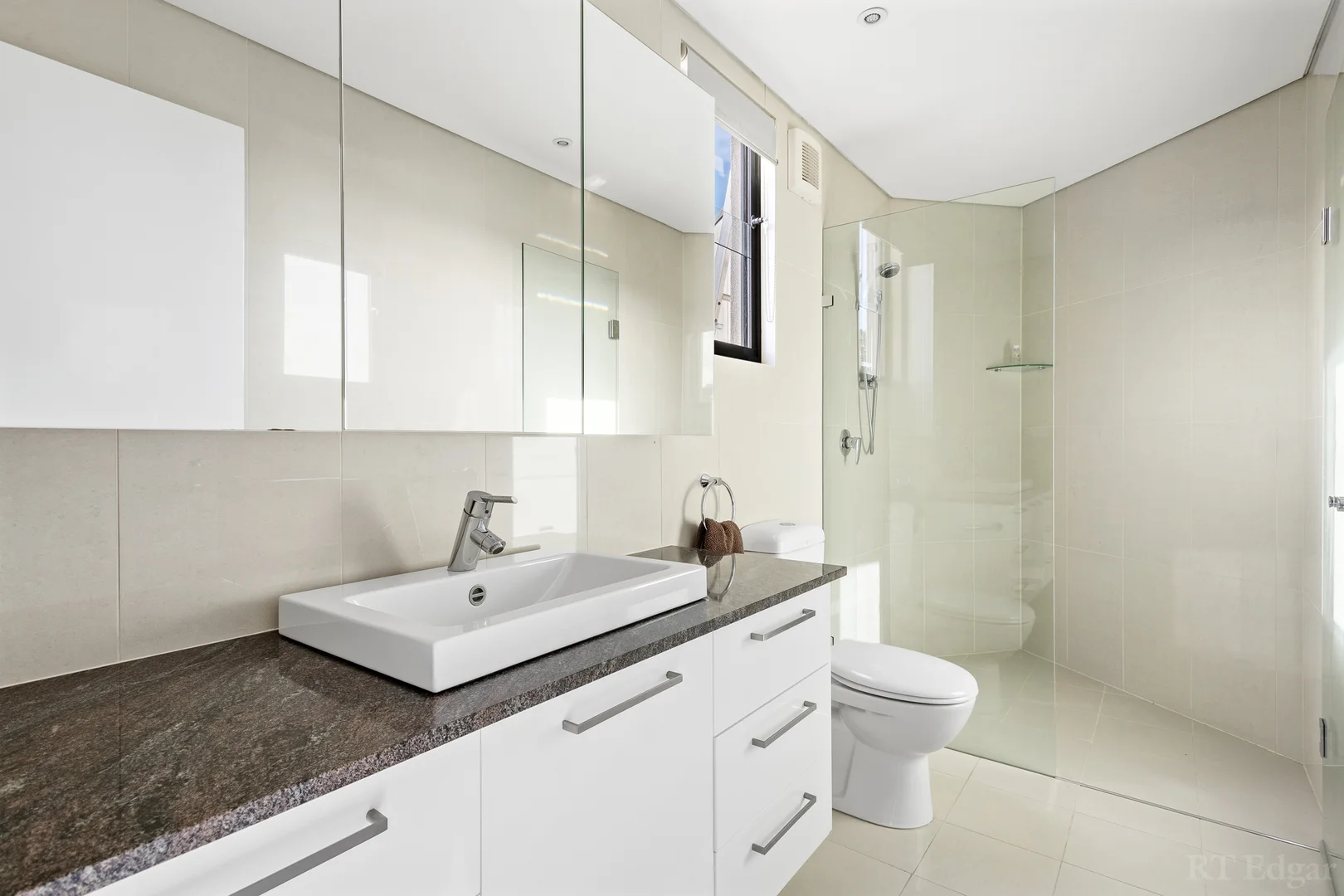 Additional image 18 of Penthouse 9/245 Kooyong Road, Toorak VIC 3142