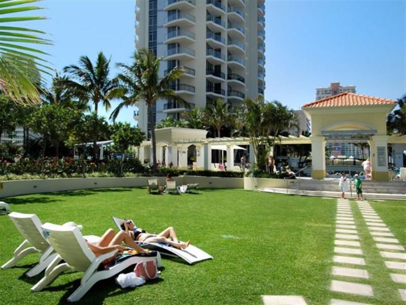 23 Ferny Avenue, Surfers Paradise QLD 4217, Image 2