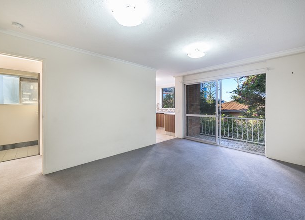 4/25 White Street, Southport QLD 4215