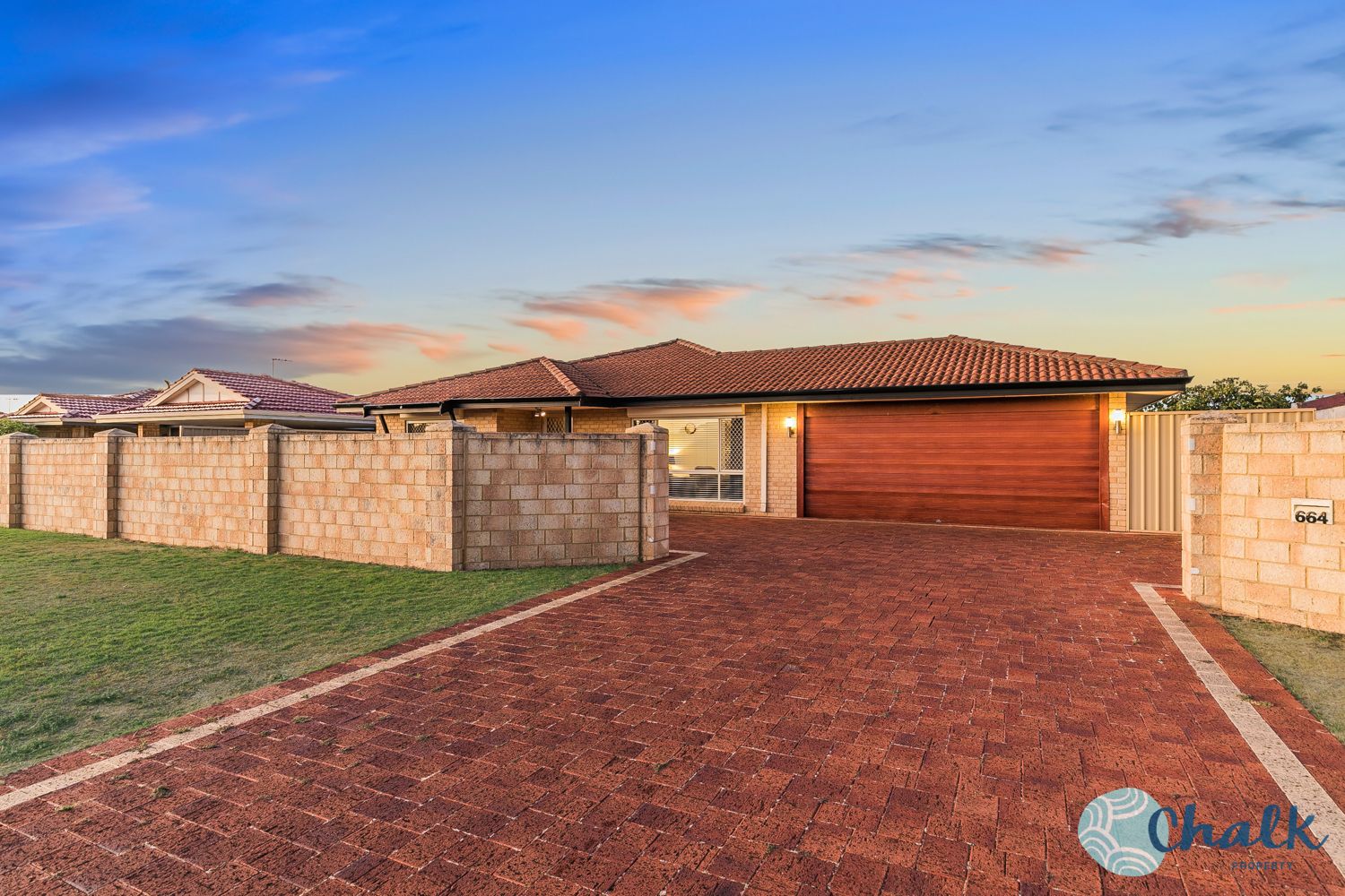 4 bedrooms House in 664 Safety Bay Road WAIKIKI WA, 6169