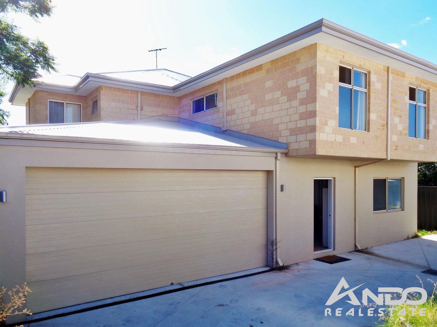 8 bedrooms House in 41A Boundary Road ST JAMES WA, 6102