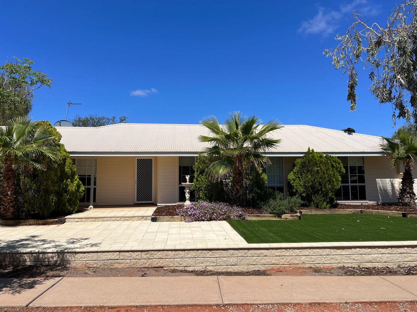 2 Bolami Street, Roxby Downs SA 5725, Image 1