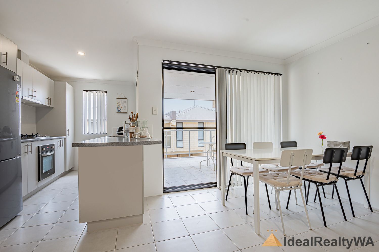 2 bedrooms Apartment / Unit / Flat in 15/2 View Avenue LANGFORD WA, 6147