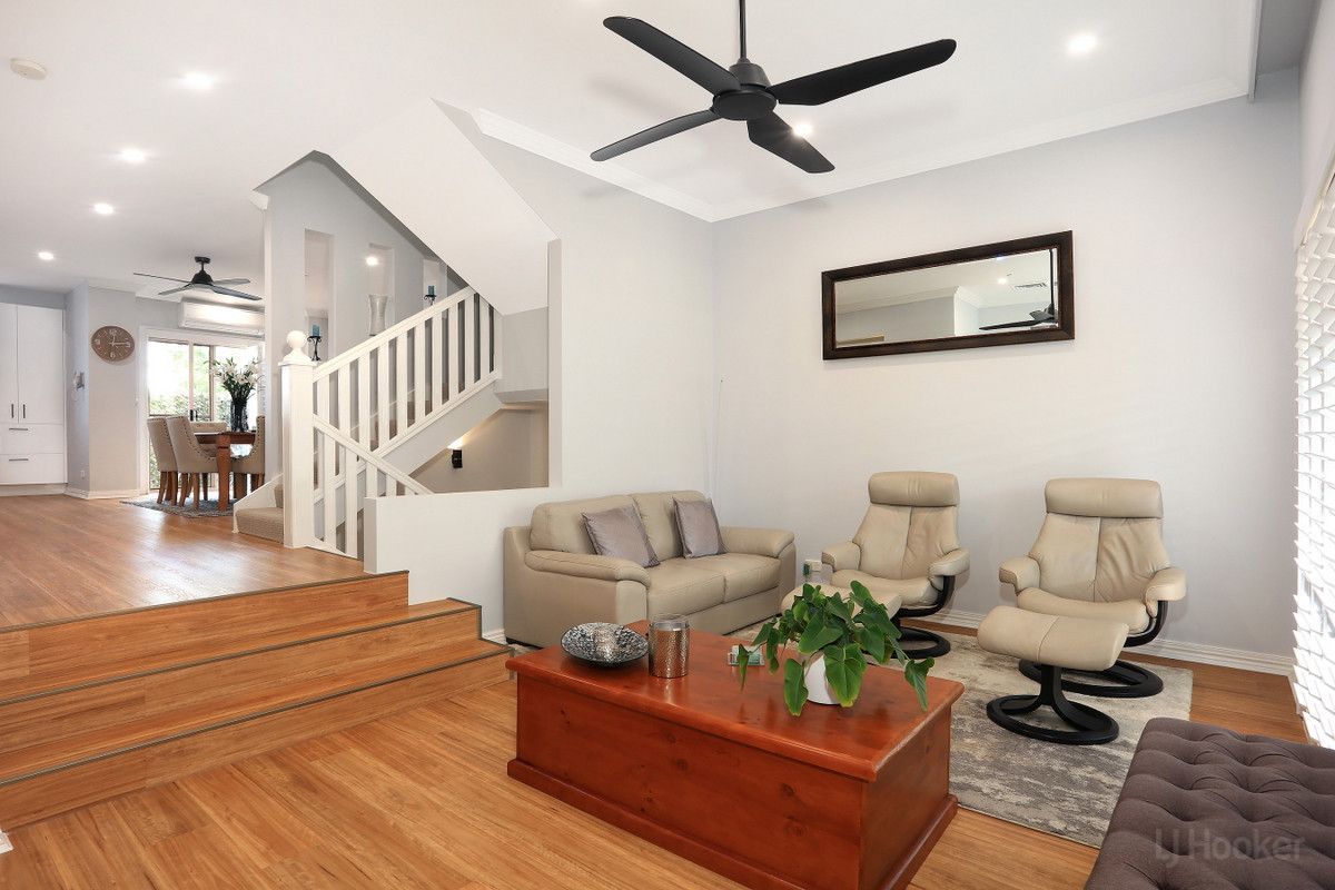 3 bedrooms Townhouse in 4/14 Pendraat Parade HOPE ISLAND QLD, 4212