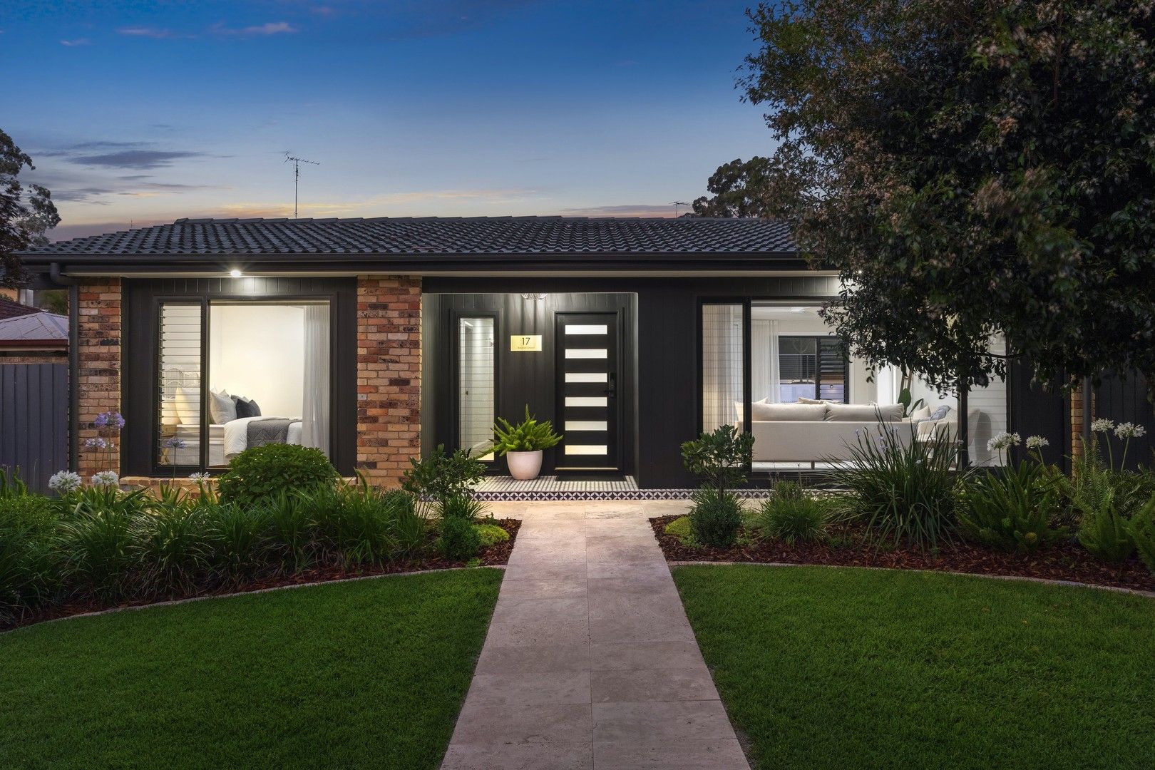 4 bedrooms House in 17 Boonal Street BAULKHAM HILLS NSW, 2153