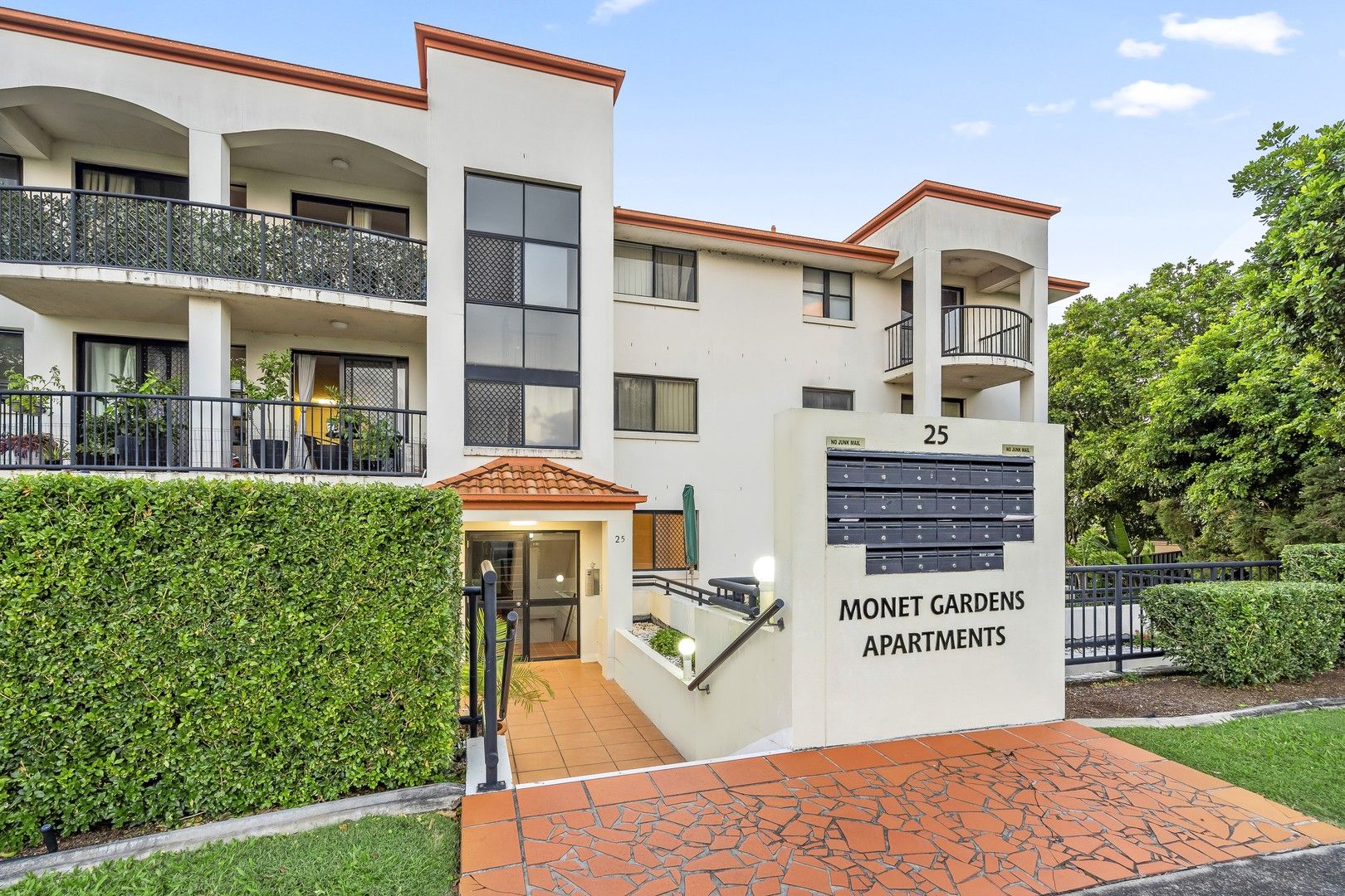 2 bedrooms Apartment / Unit / Flat in 2 & 9/25-27 Commerce Drive ROBINA QLD, 4226