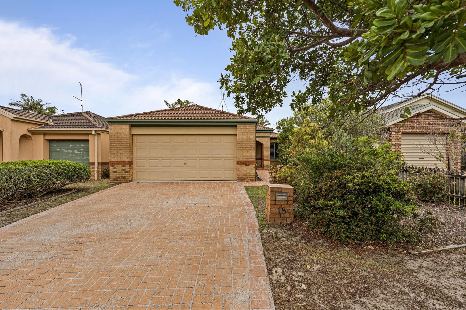 3 bedrooms House in 18 Beachside Way YAMBA NSW, 2464