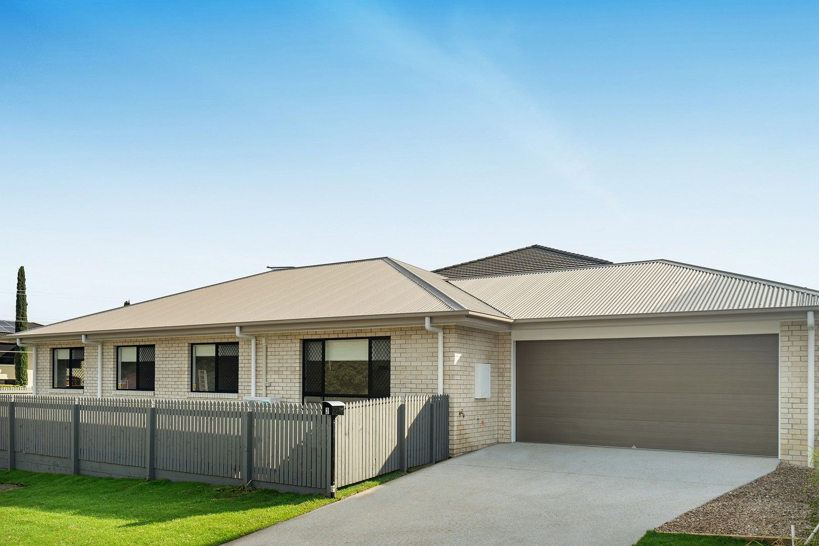 4 bedrooms House in 2 Leading Place CALAMVALE QLD, 4116