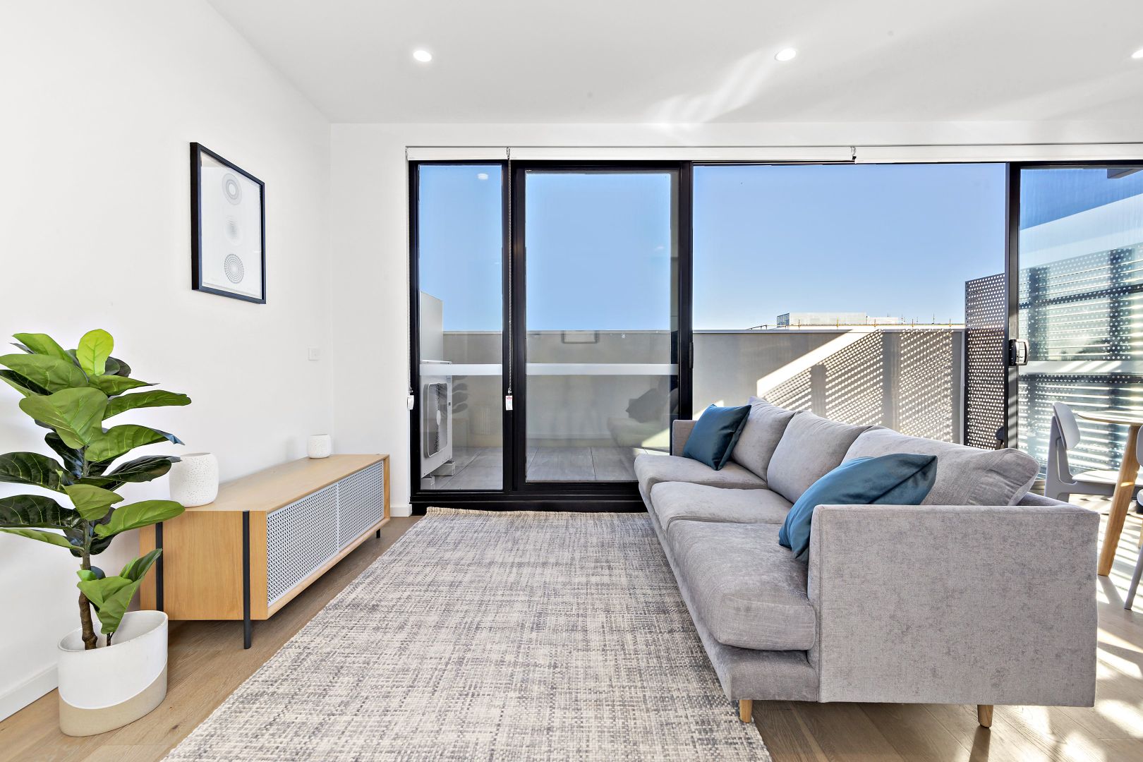 304/687 Glen Huntly Road, Caulfield VIC 3162, Image 2