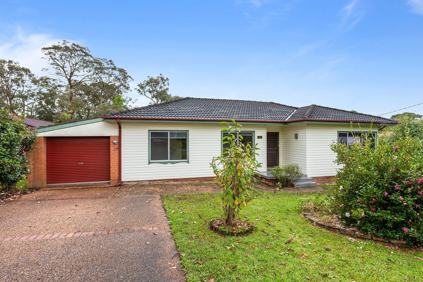 4 bedrooms House in 16 Bunbinla Avenue MOUNT RIVERVIEW NSW, 2774
