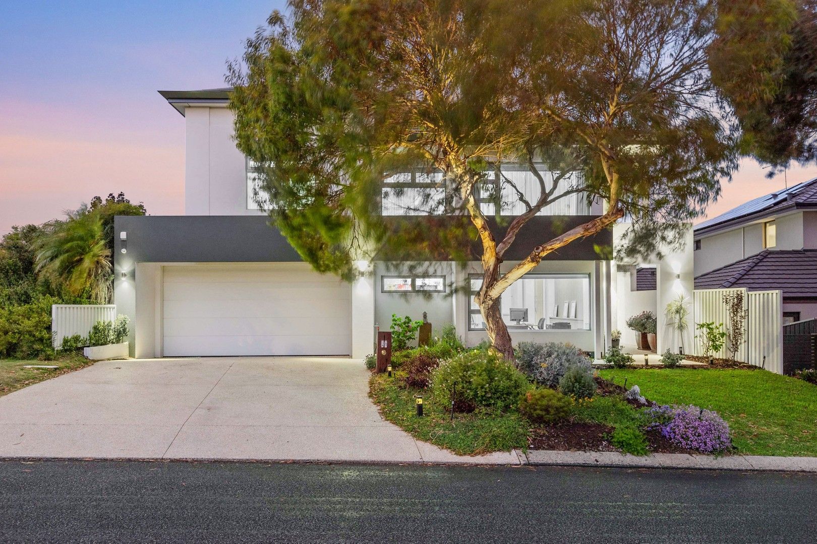 4 bedrooms House in 2A Burrows Place WINTHROP WA, 6150