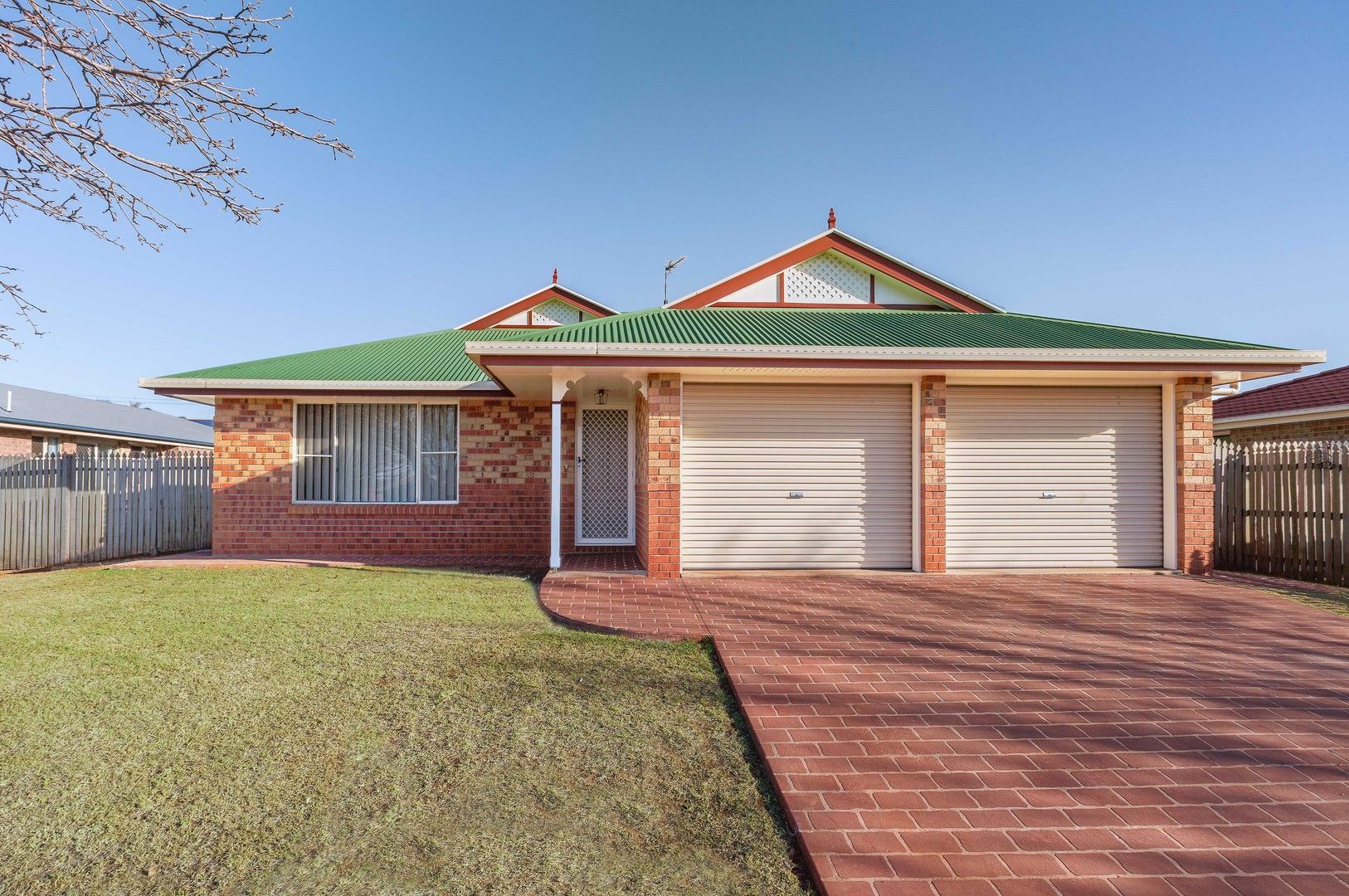 4 bedrooms House in 6 Lobwein Ct MIDDLE RIDGE QLD, 4350