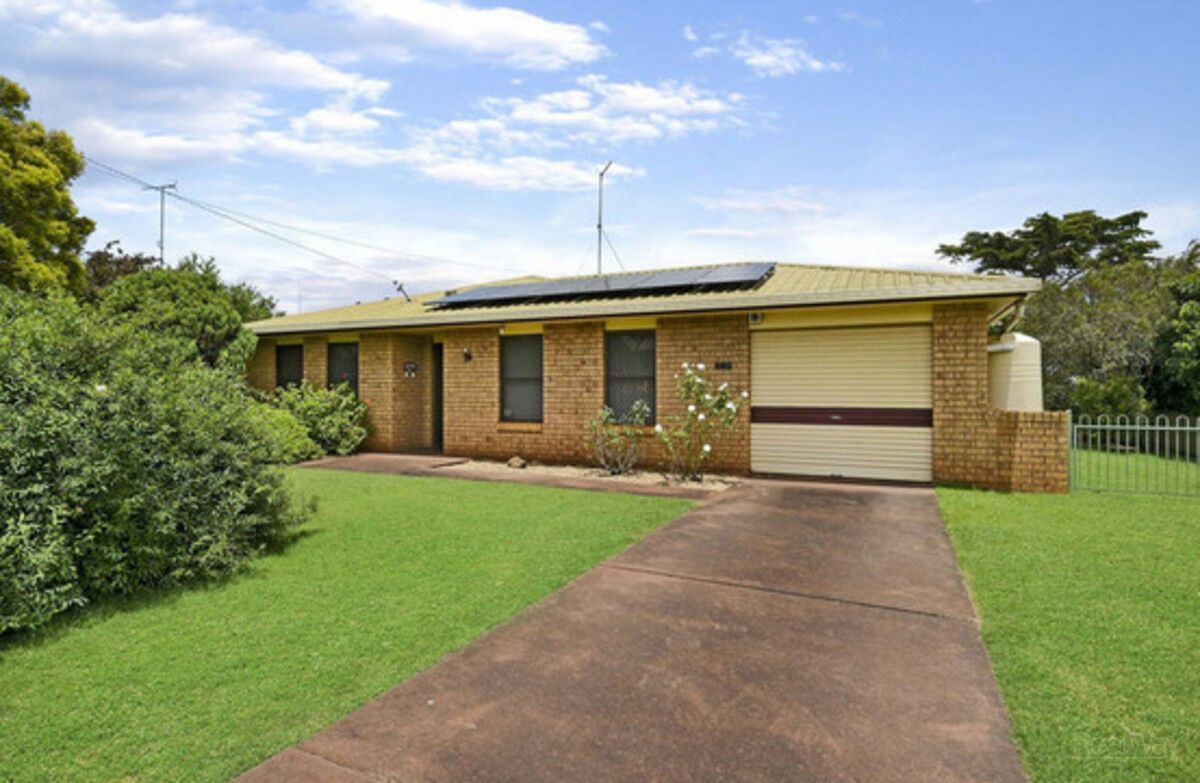 3 bedrooms House in 22 Banksia Street NEWTOWN QLD, 4350