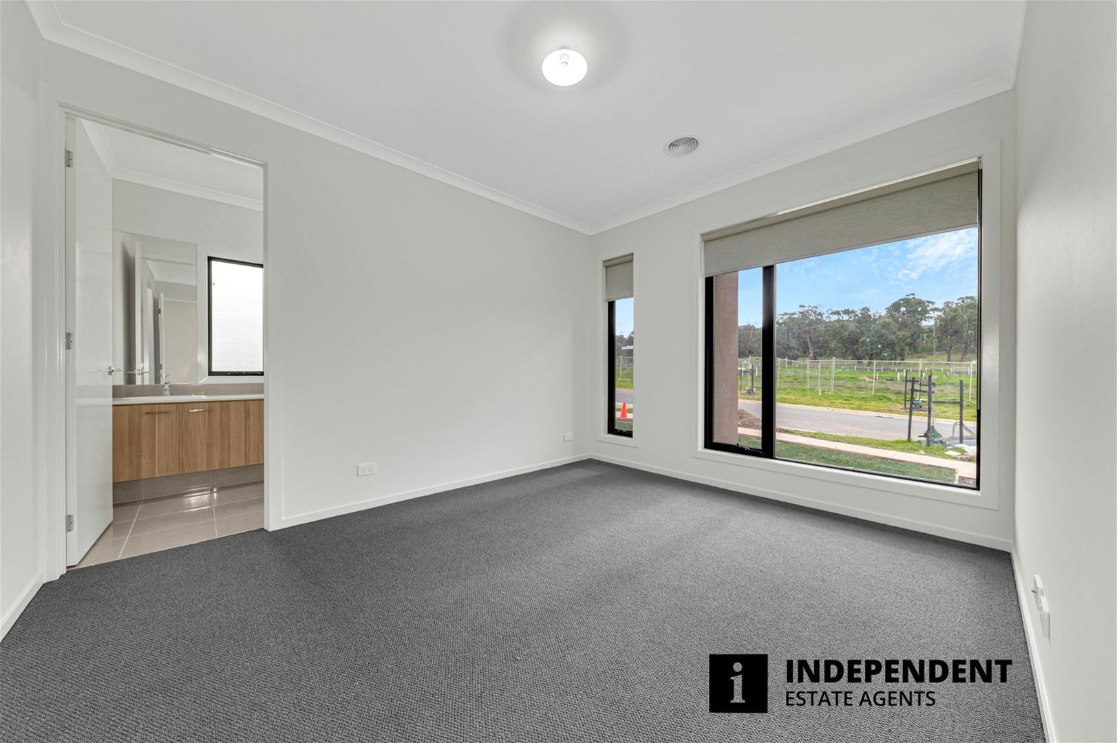 62 Duncombe Avenue, Officer VIC 3809, Image 2