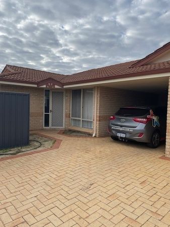 3 bedrooms Villa in 2/13 Mallard Way CANNINGTON WA, 6107
