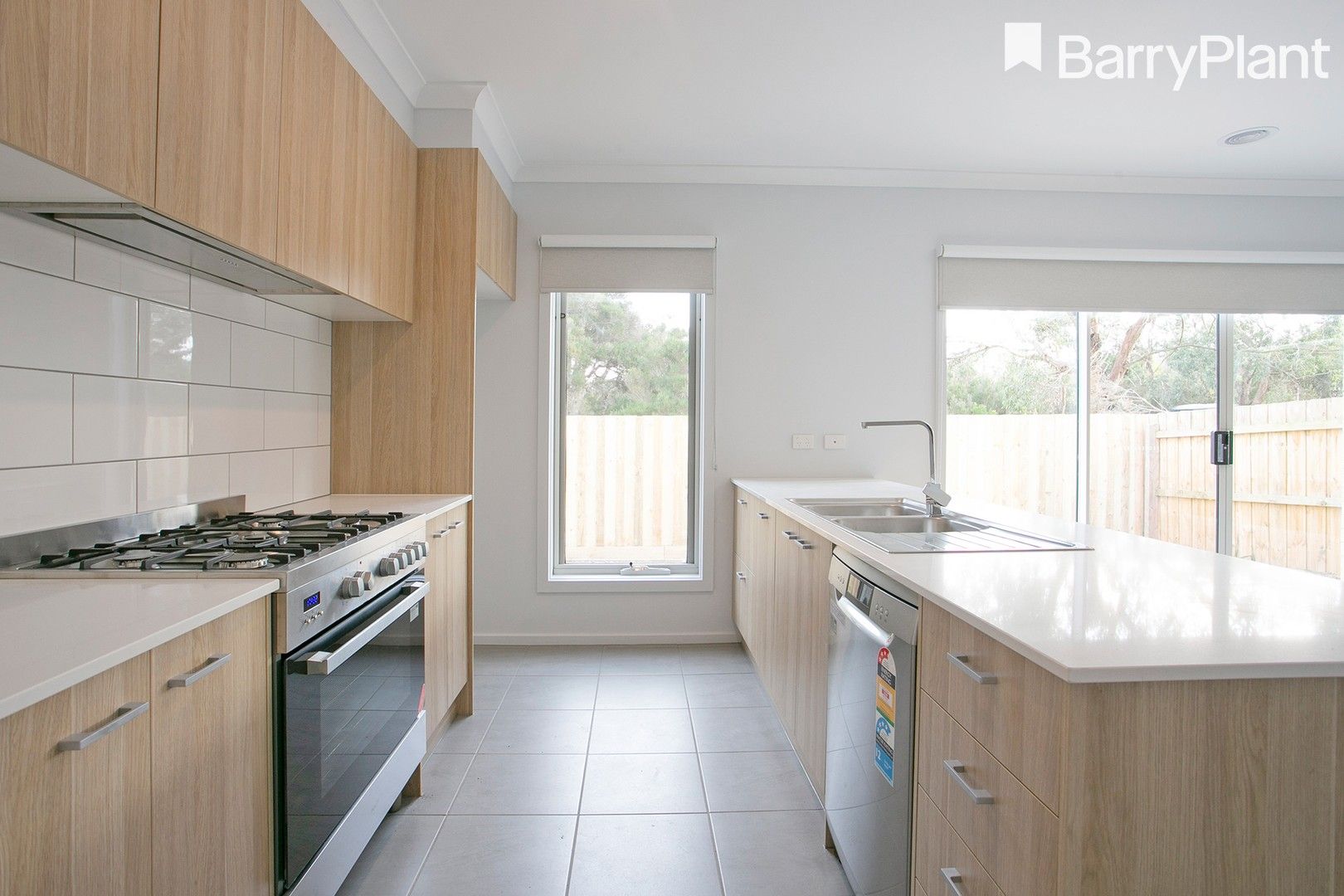 3 bedrooms Apartment / Unit / Flat in 3/57 Austral Crescent BAXTER VIC, 3911