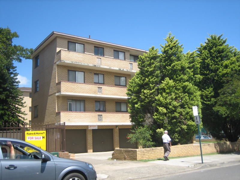 2 bedrooms Apartment / Unit / Flat in 8/40 Goulburn Street LIVERPOOL NSW, 2170