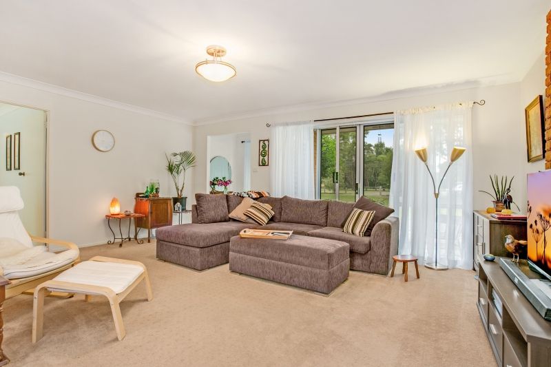 52 Francene Avenue, SALT ASH NSW 2318, Image 2