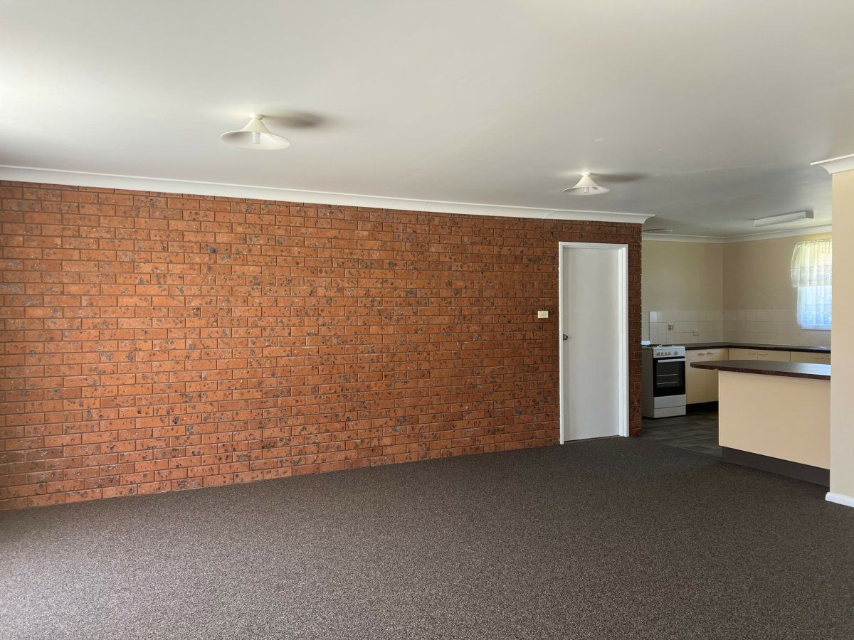 Unit 4 101/103 Garden Avenue, Narromine NSW 2821 Apartment For Rent