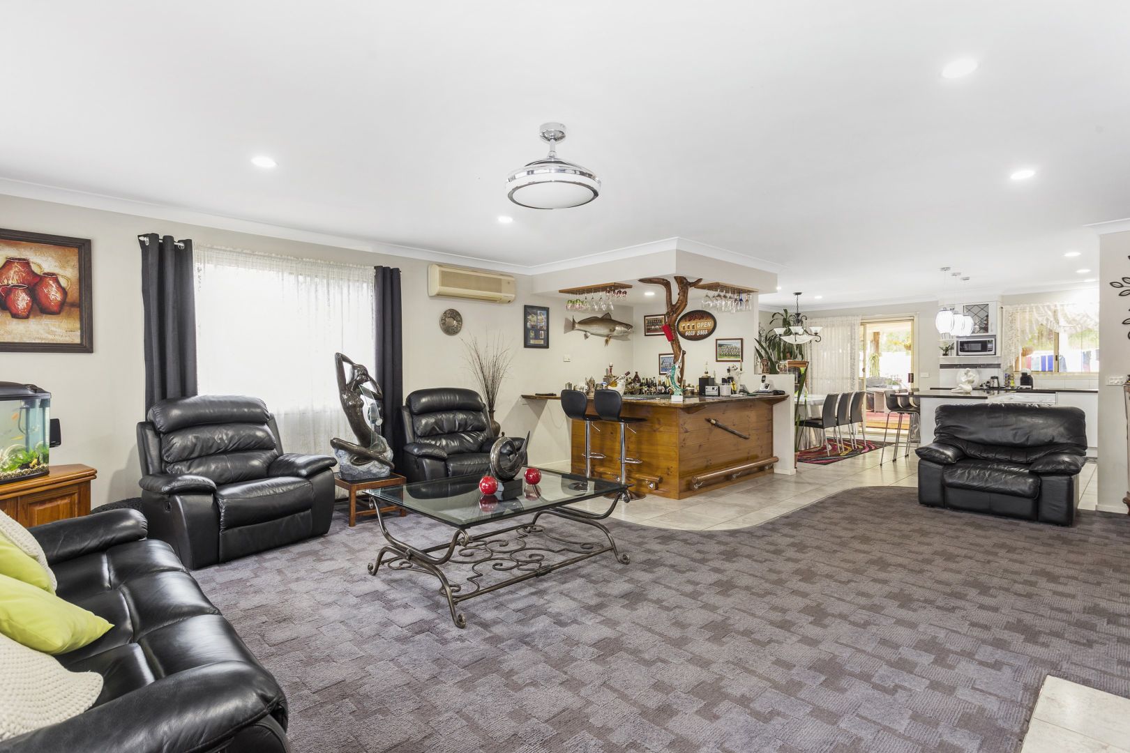 23 Karoola Crescent, Surfside NSW 2536, Image 2