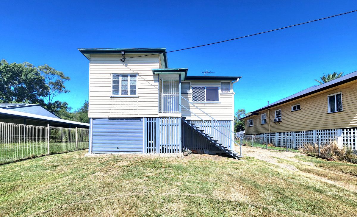 2 bedrooms House in 38 Beak Street KOONGAL QLD, 4701