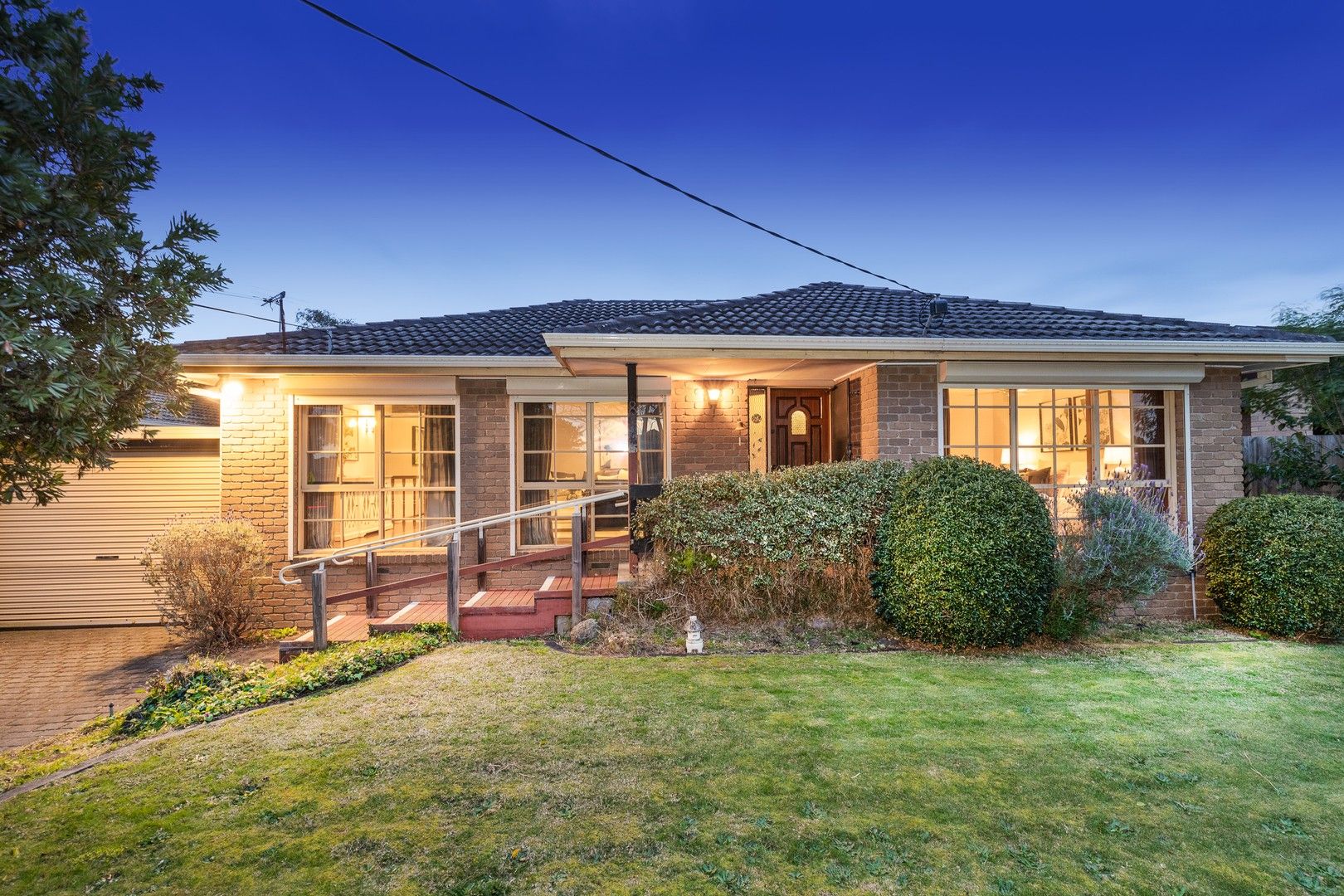 8 Einstein Avenue, Mulgrave VIC 3170, Image 0