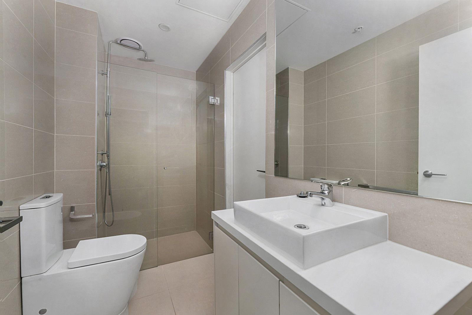 210/33 Racecourse Road, North Melbourne VIC 3051, Image 2